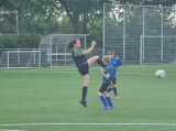 Laatste training S.K.N.W.K. JO10-1 (partijtje tegen de ouders) van woensdag 22 mei 2024 (29/133)